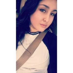 Meet your Posher, Claudia